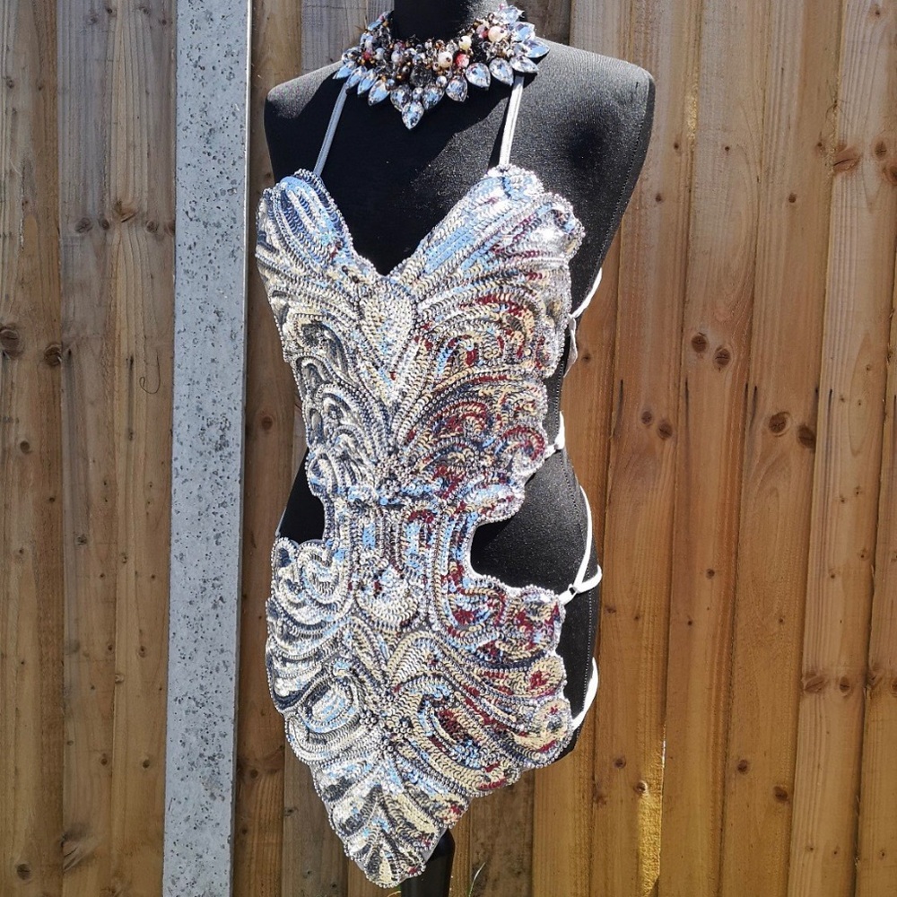 SILVER SEQUIN WRAP / BODYSUIT โ๏ธ๐จ - Picture 1 of 6